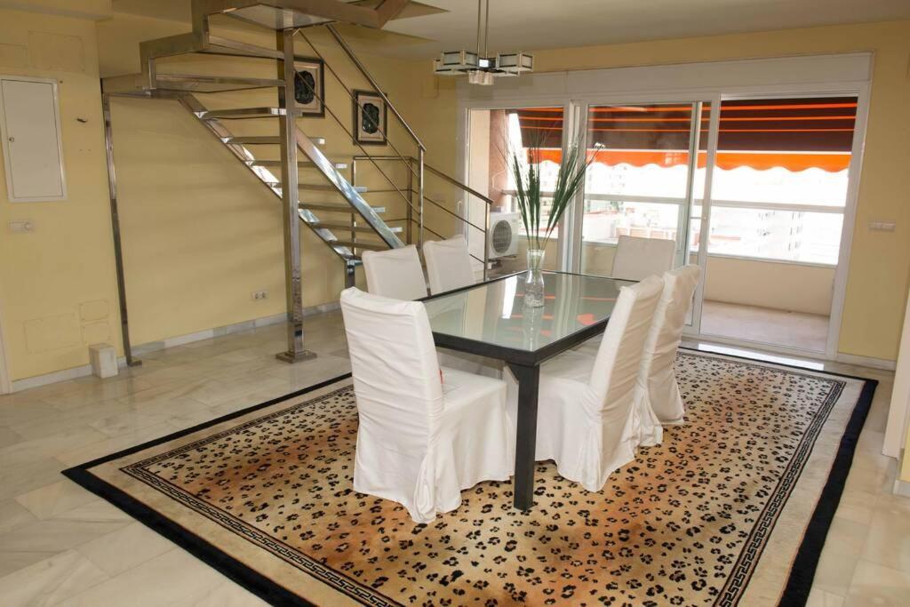 Penthouse With Private Pool, Hot Tub Jacuzzi With Sea Views And Chill-Out Zone, Close To The Sea Marbella Exteriér fotografie