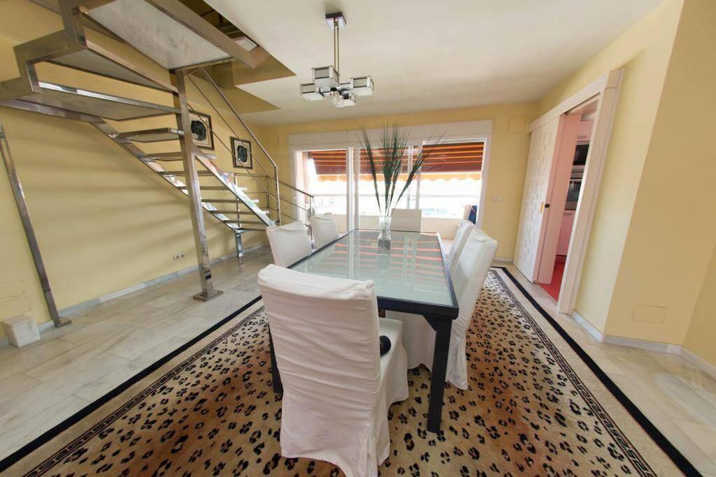 Penthouse With Private Pool, Hot Tub Jacuzzi With Sea Views And Chill-Out Zone, Close To The Sea Marbella Exteriér fotografie